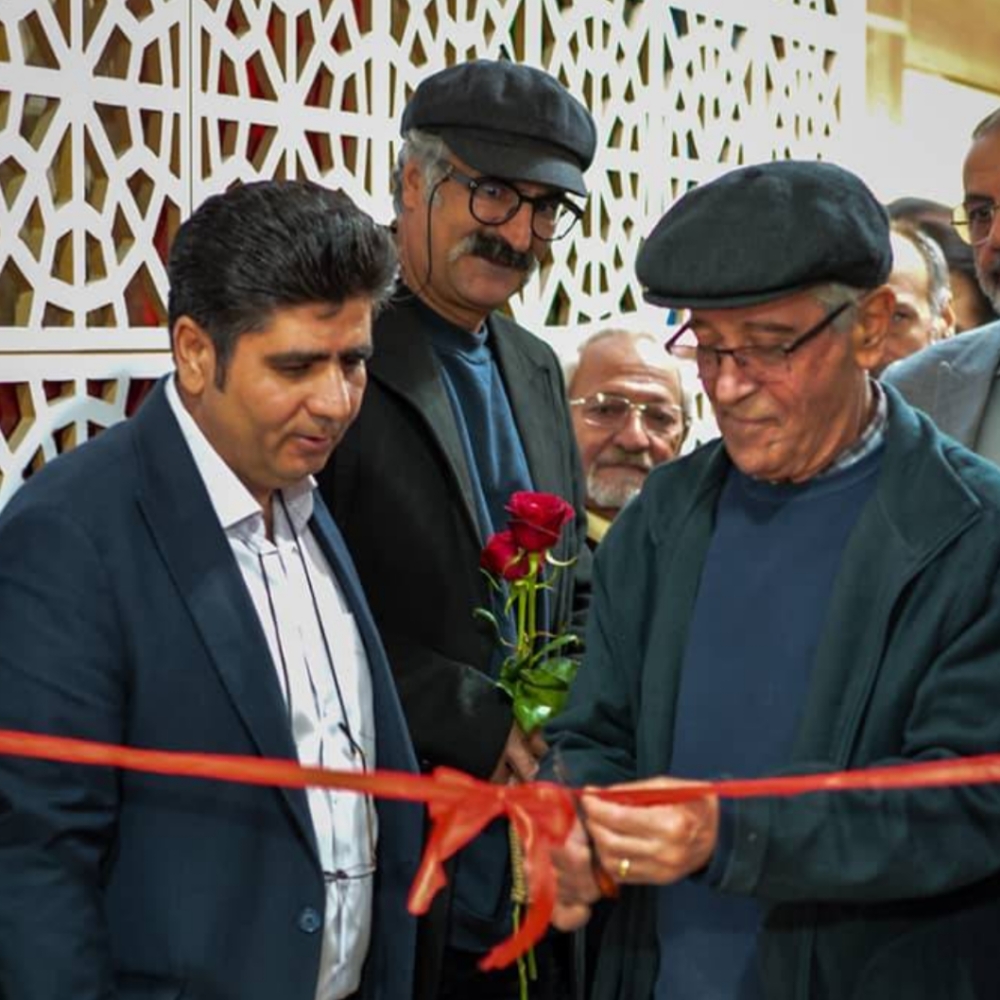 نمایشگاه عکس نیکوکاری در ورامین افتتاح شد