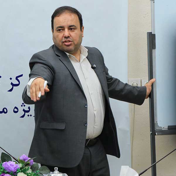 نظری: آشنایی مدیران با الزامات مالیاتی حیاتی است