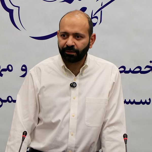 راه‌حل از دل گفت‌وگو و فهم مشترک شکل می‌گیرد، نه از تصمیم‌های فردی و عجولانه.